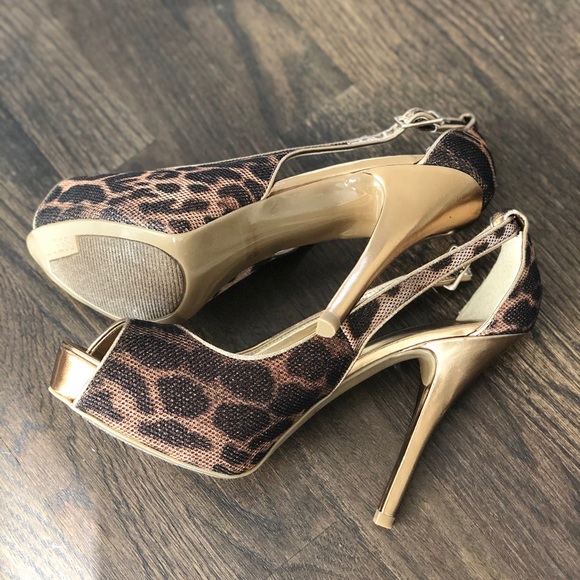 ‼️SOLD‼️GUESS Leopard Peep toe Heel - Picture 6 of 7
